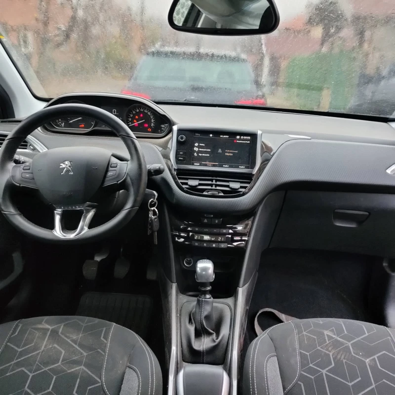 Peugeot 2008 1.2, снимка 6 - Автомобили и джипове - 52342238