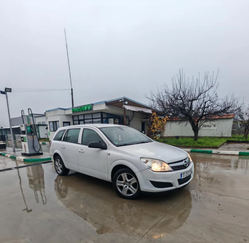 Opel Astra 1.7, снимка 3 - Автомобили и джипове - 52671795