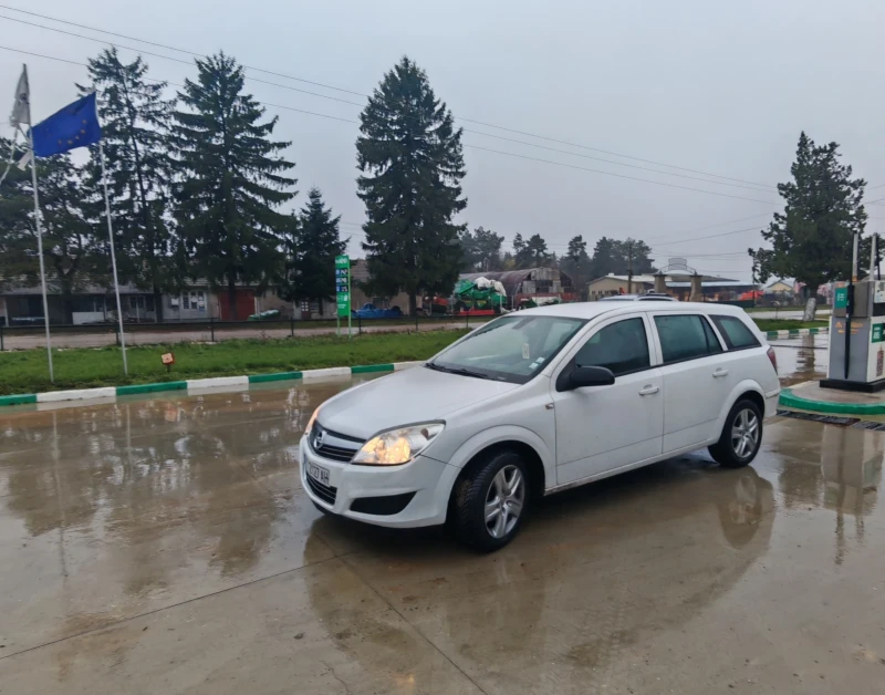 Opel Astra 1.7, снимка 4 - Автомобили и джипове - 52671795