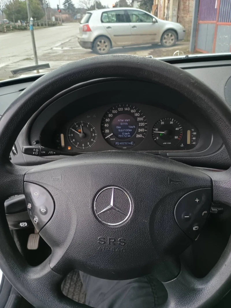 Mercedes-Benz E 220 CDI, снимка 5 - Автомобили и джипове - 53420303