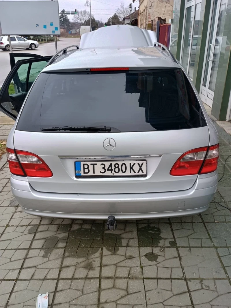 Mercedes-Benz E 220 CDI, снимка 2 - Автомобили и джипове - 53420303