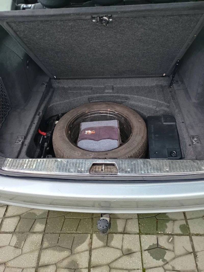 Mercedes-Benz E 220 CDI, снимка 12 - Автомобили и джипове - 53420303