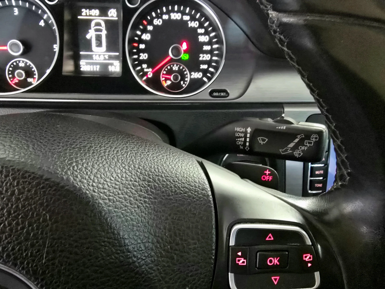 VW Passat 2.0TDI/LED/NAVI - изображение 10