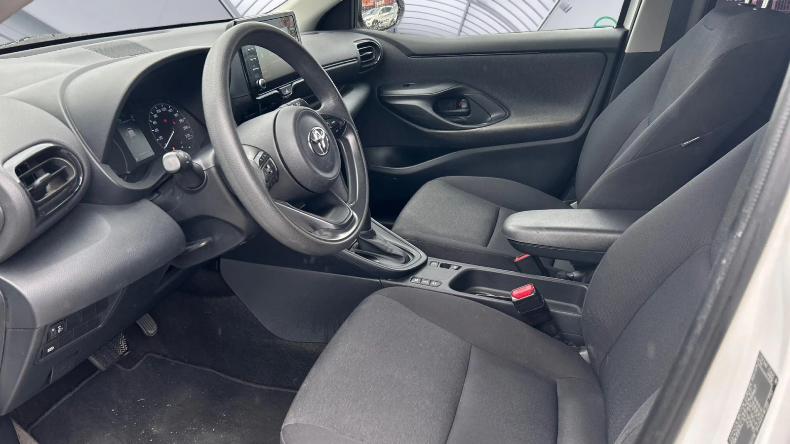 Toyota Yaris 1.5 HSD, Месечна вноска от 360 лв. - изображение 10