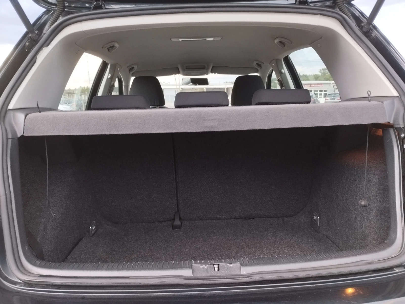VW Golf 1.6i 145000KM  | Mobile.bg — изображение 13