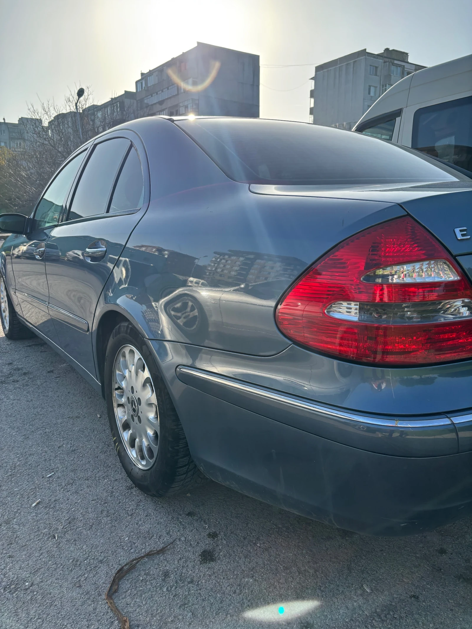 Mercedes-Benz E 220  - изображение 2