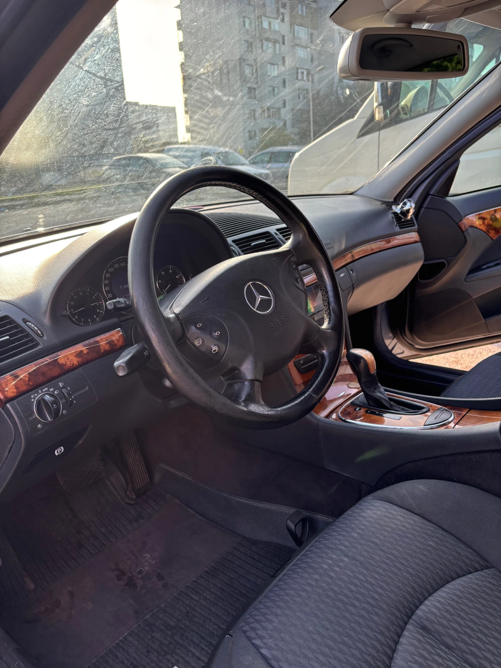 Mercedes-Benz E 220  - изображение 4