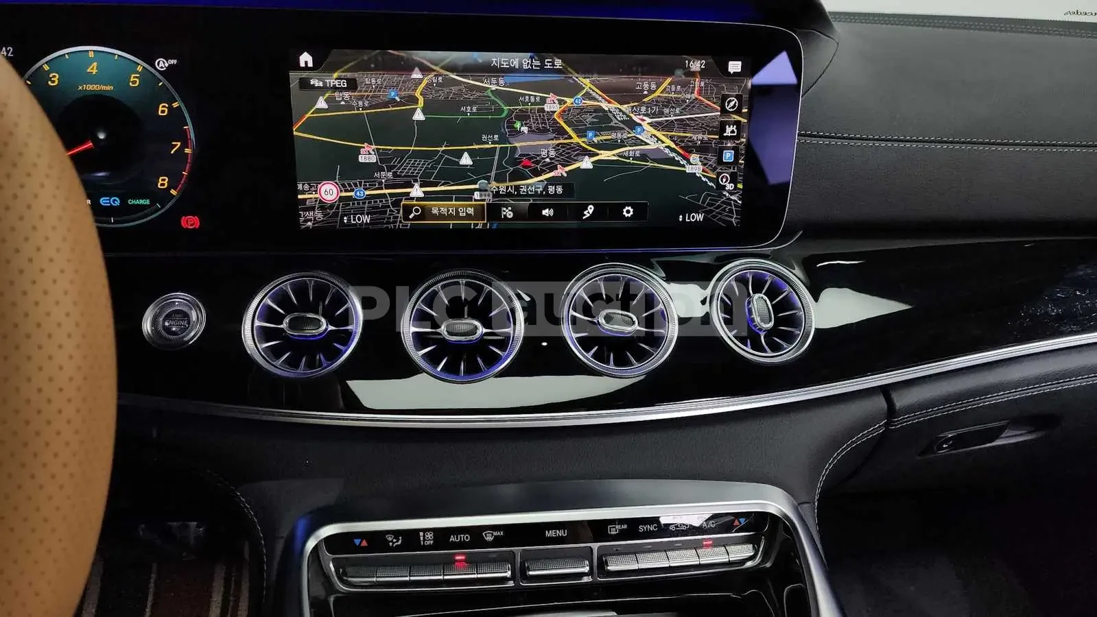 Mercedes-Benz AMG GT 43 4MATIC| DISTRONIC| BURMESTER| HuD, снимка 10 - Автомобили и джипове - 54043446