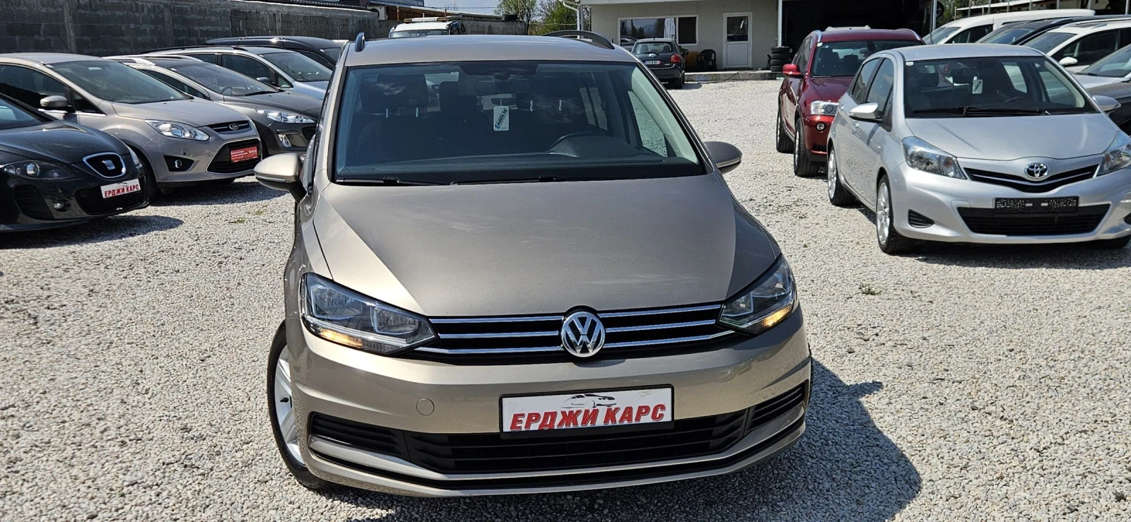 VW Touran ДИСТРОНИК* МАСАЖ* АЛКАНТАРА, снимка 5 - Автомобили и джипове - 54244686