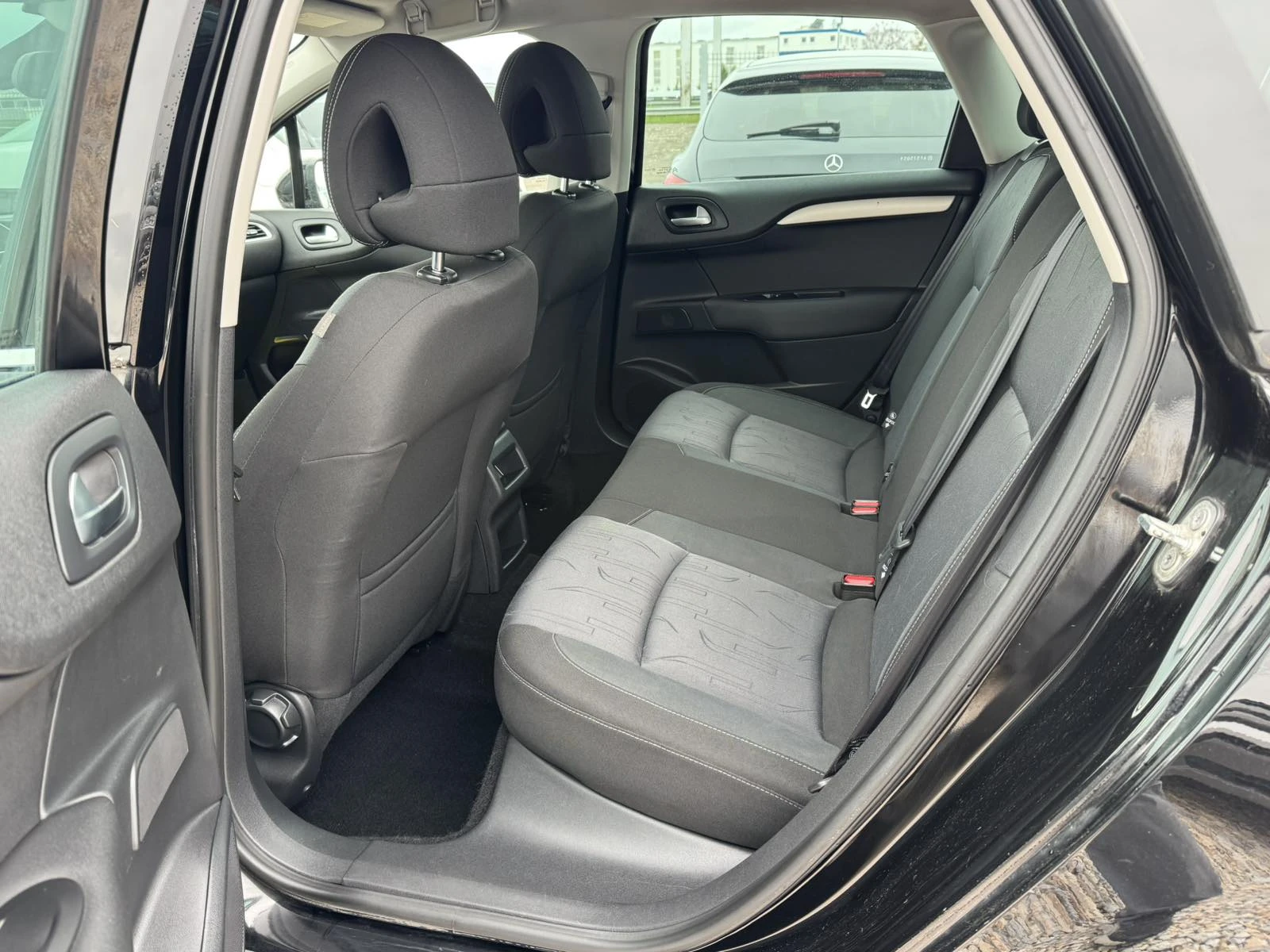 Citroen C4 1.6HDI, снимка 8 - Автомобили и джипове - 54380226