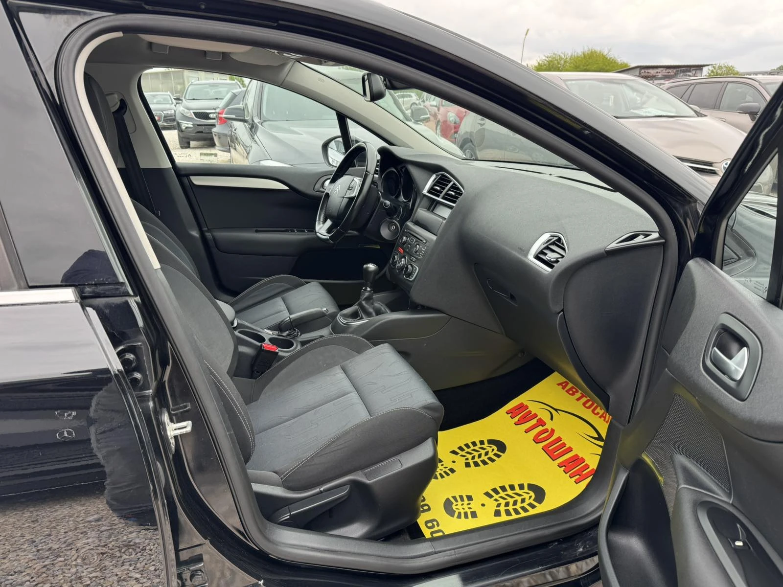 Citroen C4 1.6HDI, снимка 14 - Автомобили и джипове - 54380226