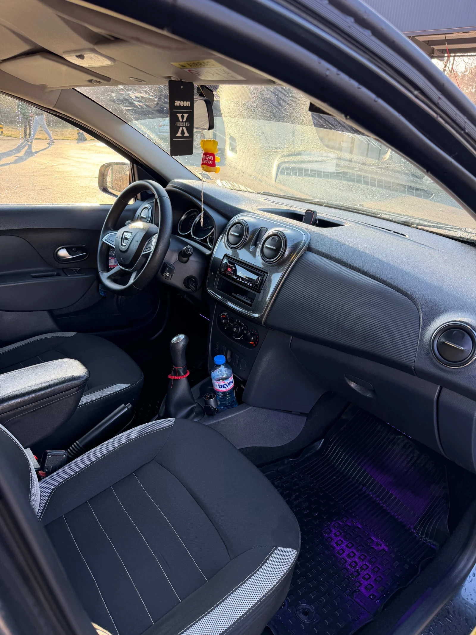Dacia Sandero, снимка 9 - Автомобили и джипове - 54636618