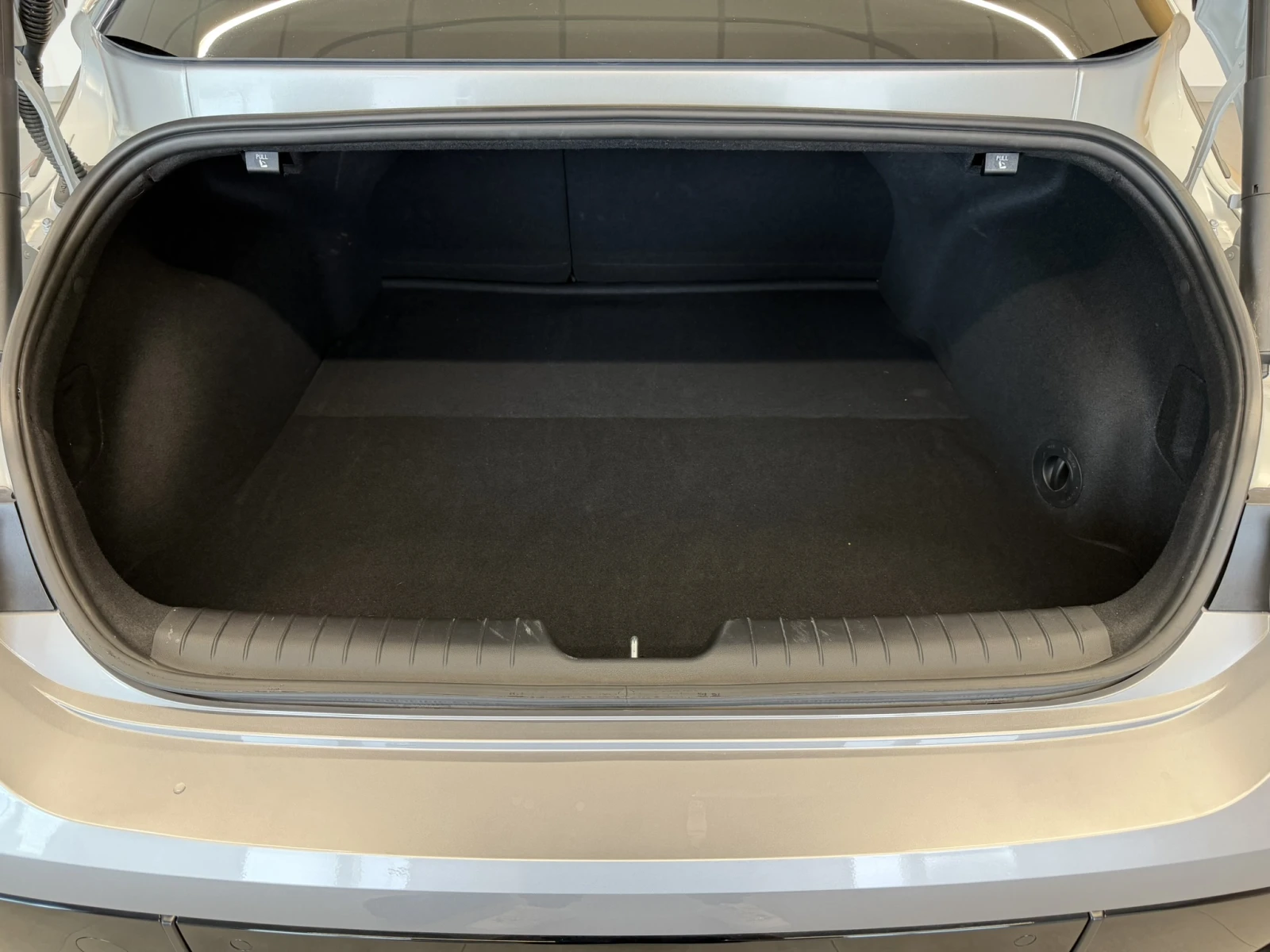 Hyundai Ioniq 6 EXCLUSIVE 77kWh RWD, снимка 16 - Автомобили и джипове - 54653198