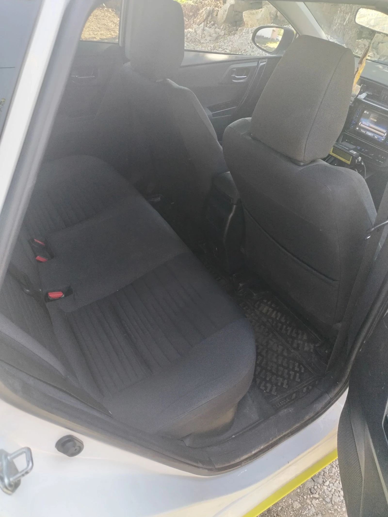Toyota Auris Хибрид, снимка 7 - Автомобили и джипове - 55449920