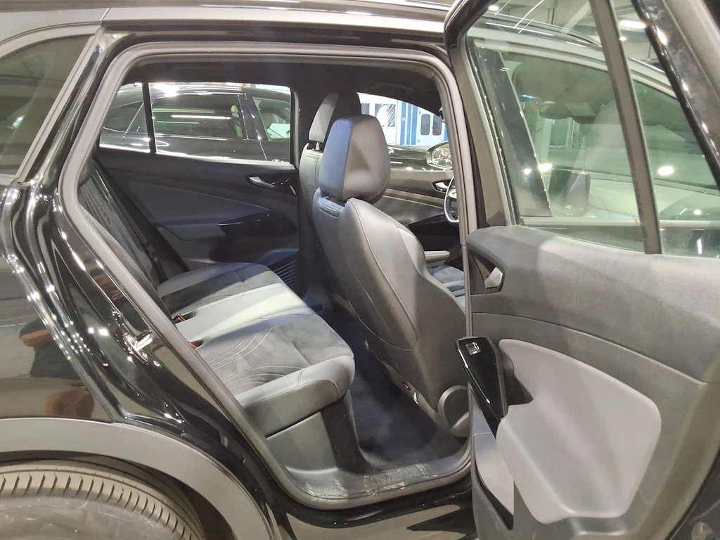 VW ID.4 82KWH Подгев, ел седалки, нави, камера, алкантара , снимка 6 - Автомобили и джипове - 55725818