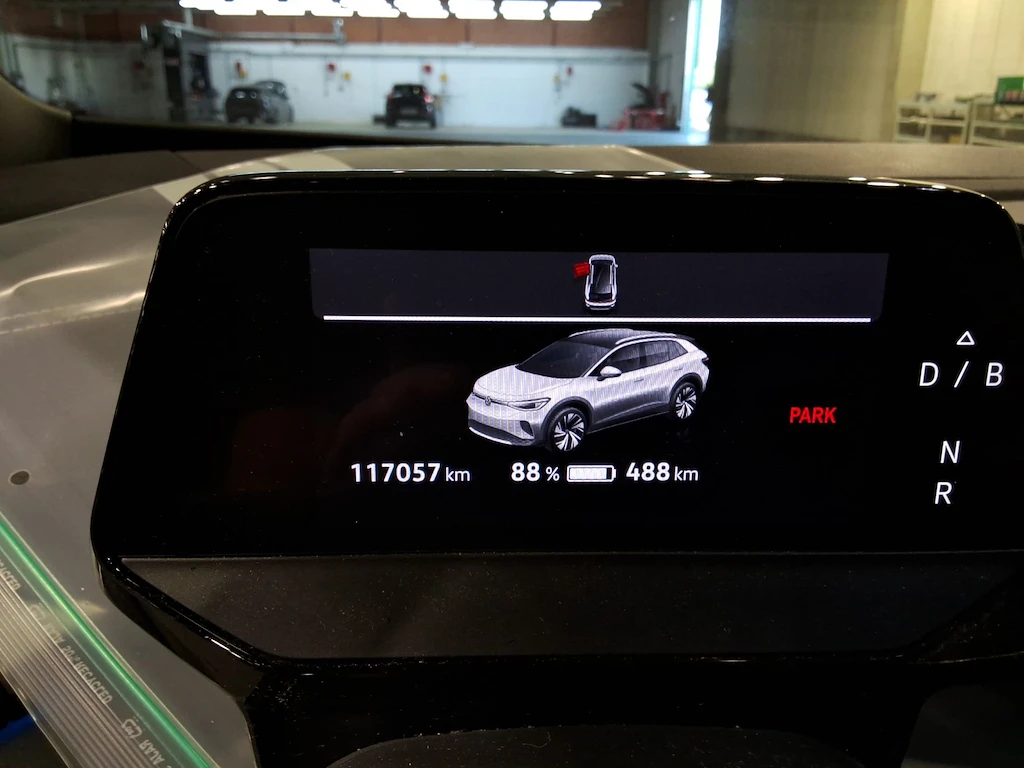 VW ID.4 82KWH Подгев, ел седалки, нави, камера, алкантара , снимка 12 - Автомобили и джипове - 55725818