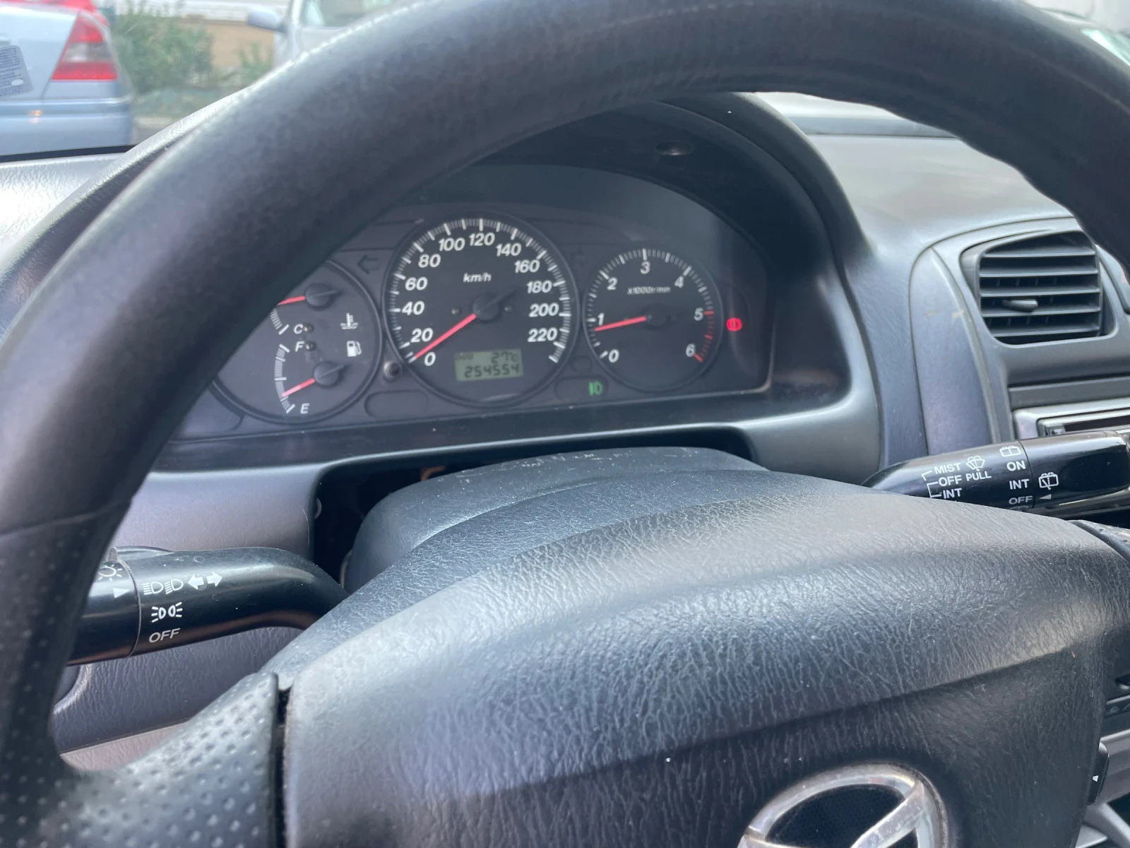 Mazda 323 🔝, снимка 12 - Автомобили и джипове - 55791716