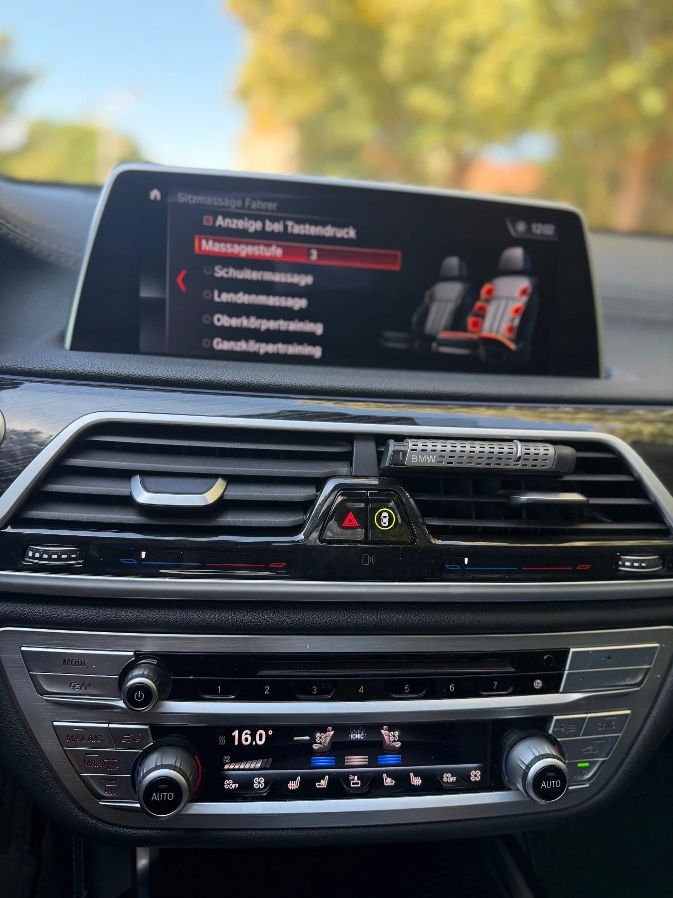 BMW 740 Ld Xdrive Executive Display Key Laser Sky Lounge, снимка 6 - Автомобили и джипове - 55978523