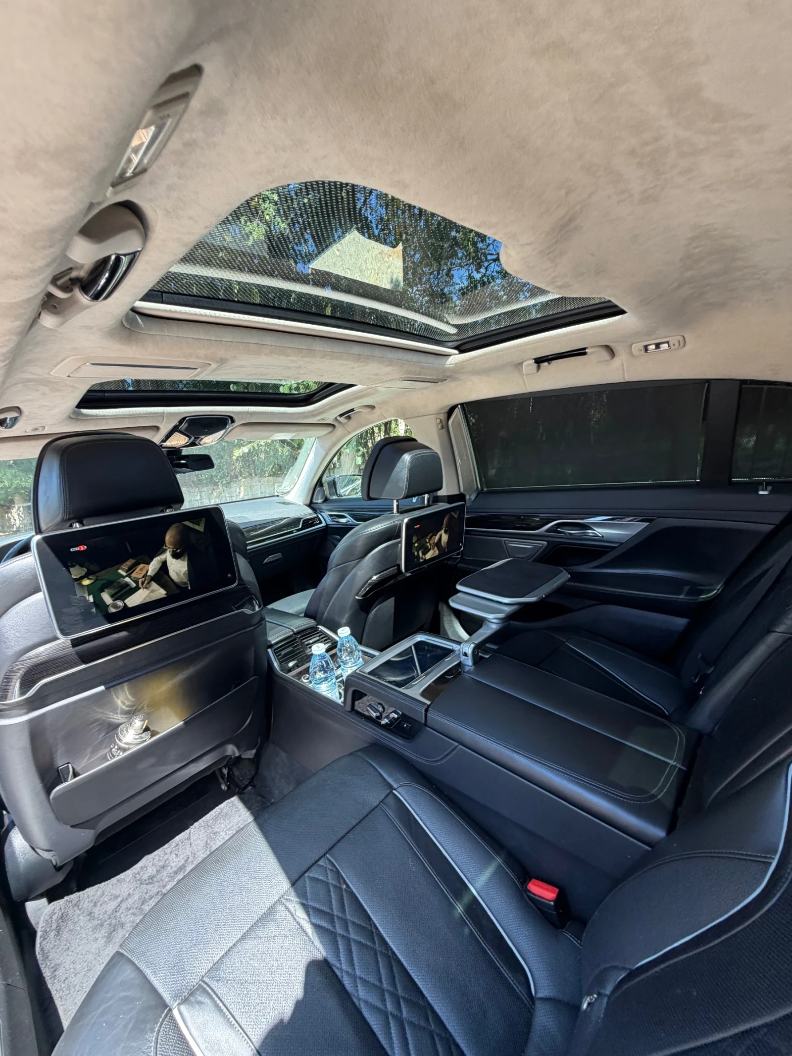 BMW 740 Ld Xdrive Executive Display Key Laser Sky Lounge, снимка 2 - Автомобили и джипове - 55978523