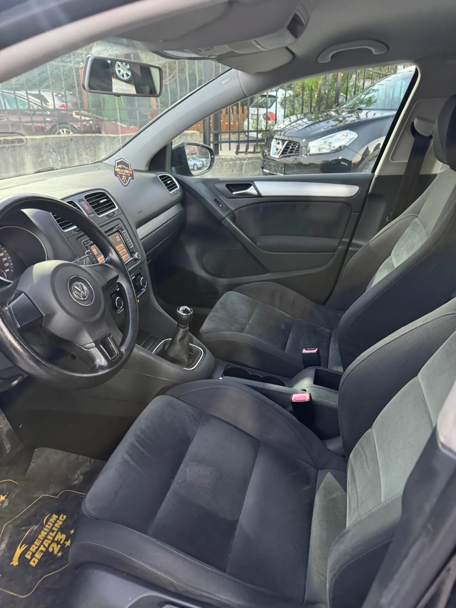VW Golf 1.6 tdi  R line, снимка 6 - Автомобили и джипове - 56127374