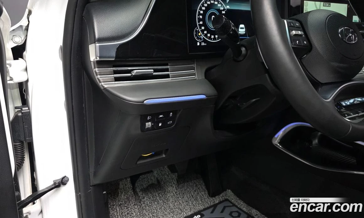 Hyundai Grandeur 2.5 Le Blanc, снимка 13 - Автомобили и джипове - 56156025