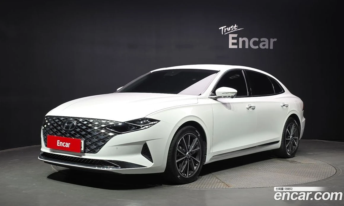 Hyundai Grandeur 2.5 Le Blanc