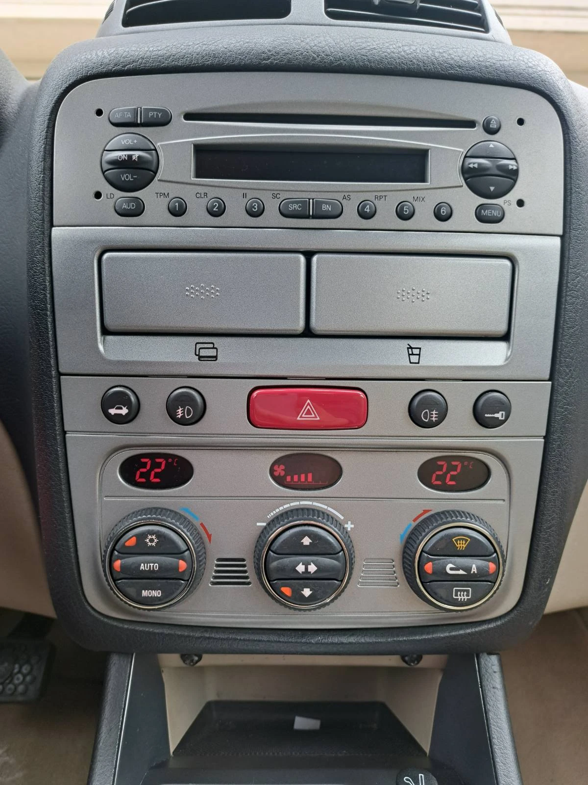 Alfa Romeo 147 selespeed, снимка 10 - Автомобили и джипове - 56677855