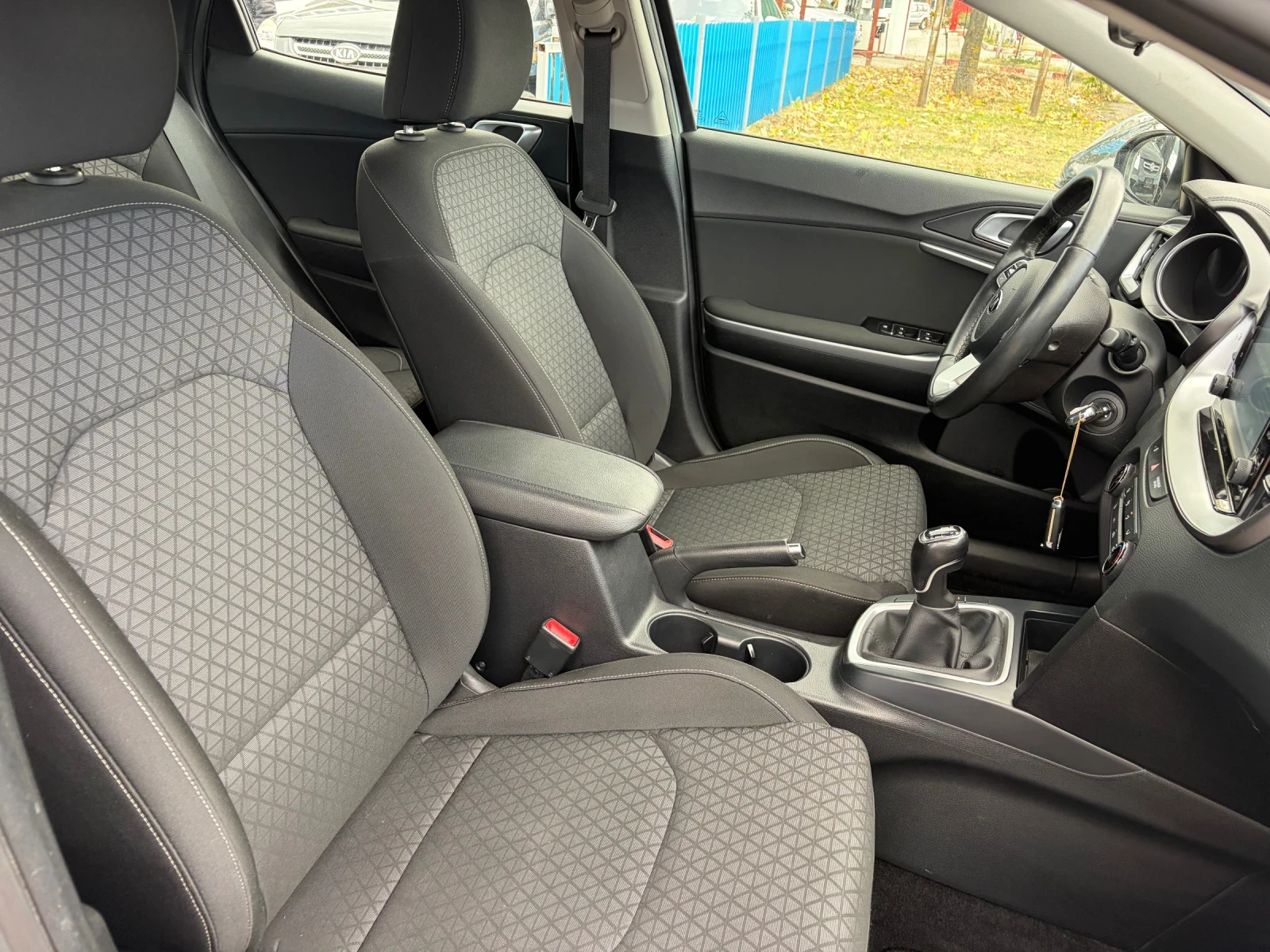 Kia XCeed, снимка 13 - Автомобили и джипове - 56680173