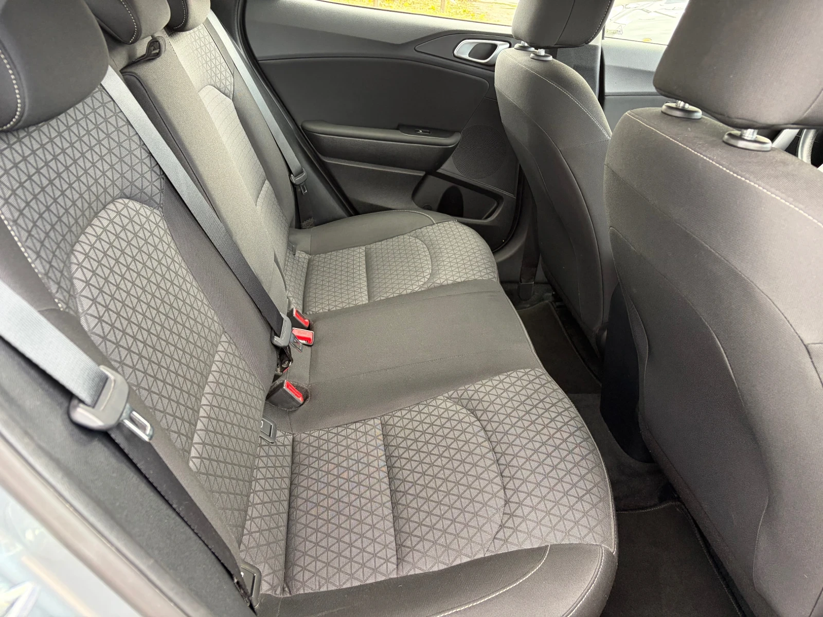 Kia XCeed, снимка 15 - Автомобили и джипове - 56680173
