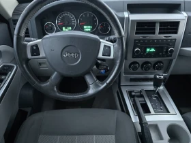 Jeep Cherokee 2.8D АВТОМАТИК 216000 км. ИТАЛИЯ , снимка 13