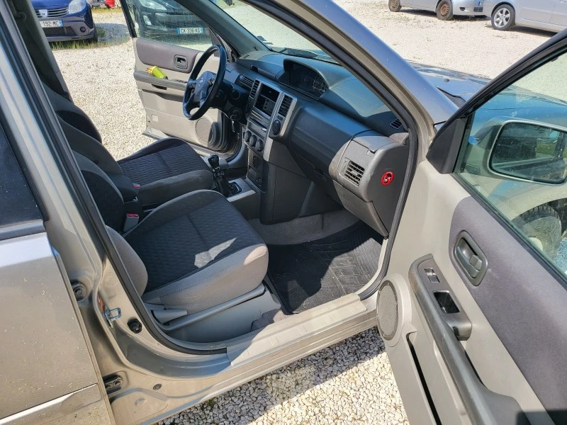 Nissan X-trail 2,2 DCI, снимка 11 - Автомобили и джипове - 41191090