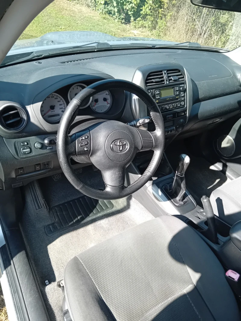 Toyota Rav4 D4d itali, снимка 6 - Автомобили и джипове - 47369123