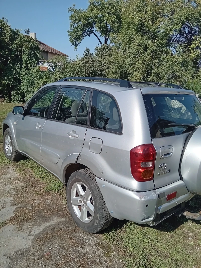 Toyota Rav4 D4d itali, снимка 4 - Автомобили и джипове - 47369123