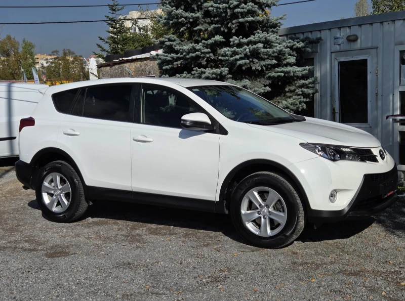 Toyota Rav4 2.0D4D 124hp КАМЕРА/Navi/LED, снимка 3 - Автомобили и джипове - 52155982