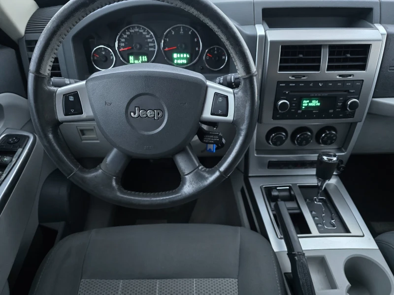 Jeep Cherokee 2.8D АВТОМАТИК 216000 км. ИТАЛИЯ , снимка 13 - Автомобили и джипове - 52996266