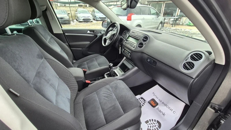 VW Tiguan 2.0* 4Motion, снимка 15 - Автомобили и джипове - 53052435