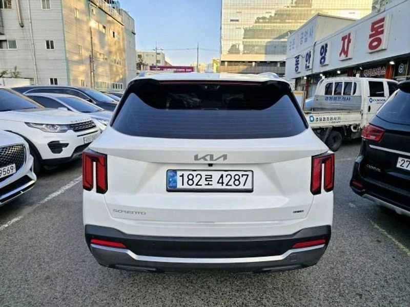 Kia Sorento 2.2 Хибрид, снимка 3 - Автомобили и джипове - 55743239