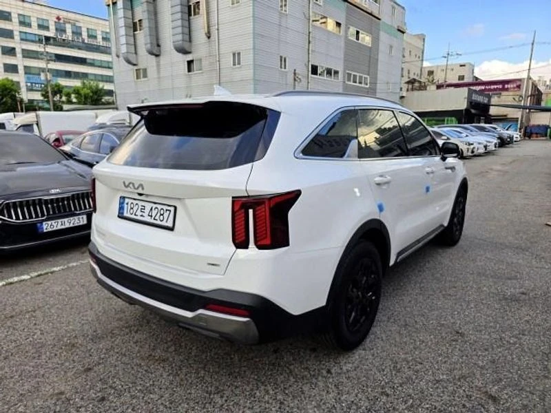 Kia Sorento 2.2 Хибрид, снимка 4 - Автомобили и джипове - 55743239