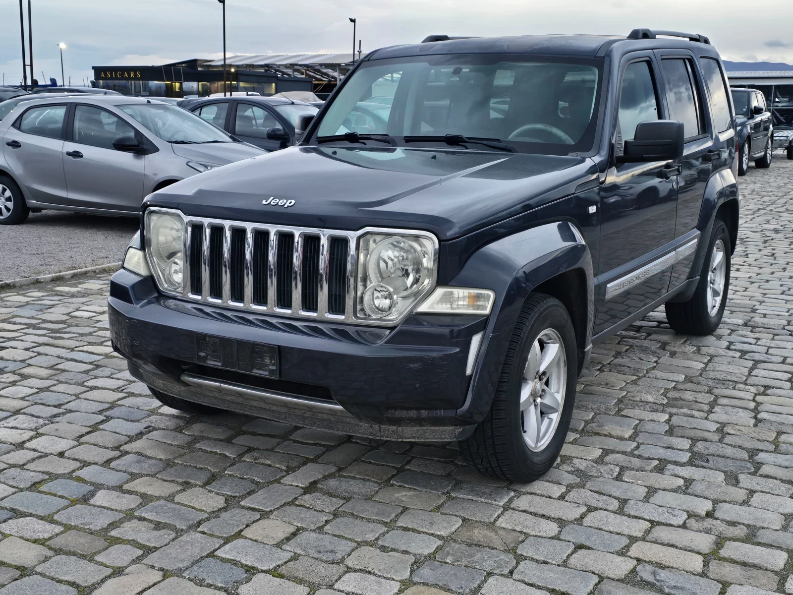 Jeep Cherokee 2.8D АВТОМАТИК 216000 км. ИТАЛИЯ , снимка 1
