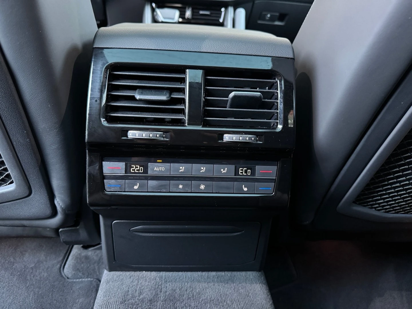 VW Touareg R-Line PA 3.0 V6 TDI SCR 4MOT | Mobile.bg � ����������� 14