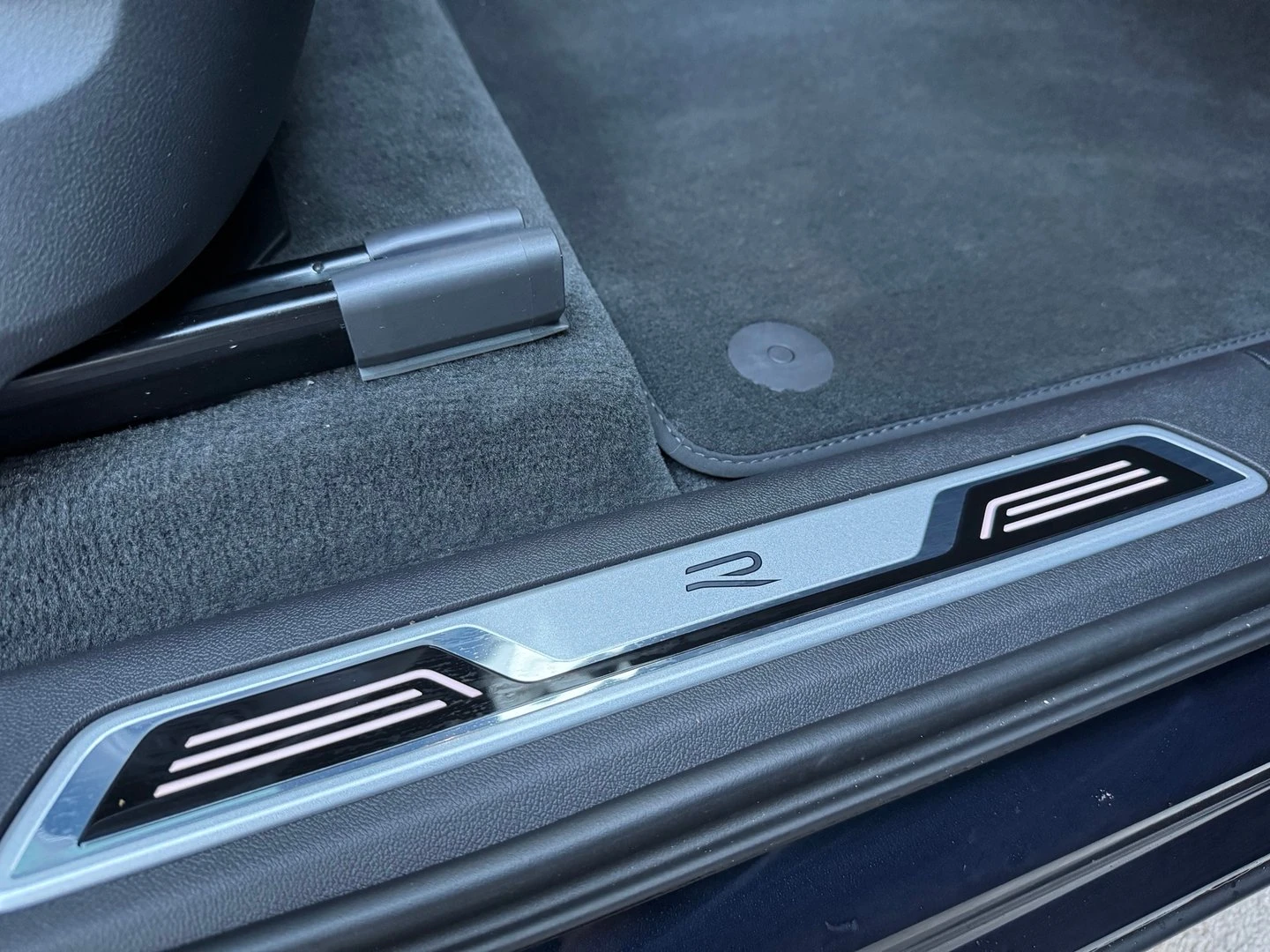 VW Touareg R-Line PA 3.0 V6 TDI SCR 4MOT | Mobile.bg � ����������� 16