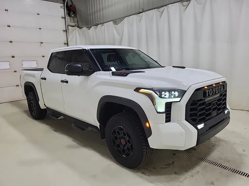 Toyota Tundra * LIMITED HYBRID CREW CAB SHORT BED * CARFAX *  - изображение 2