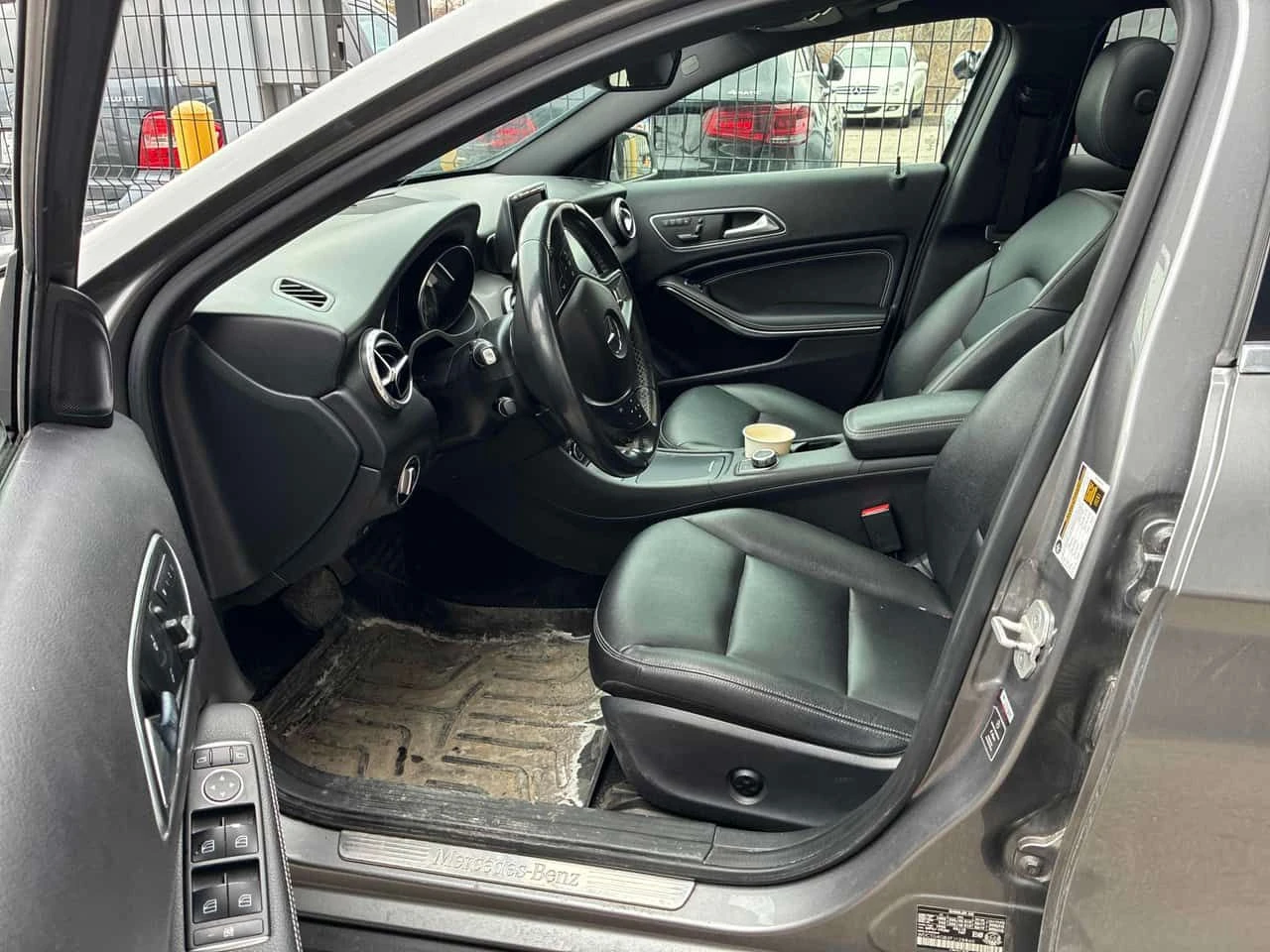 Mercedes-Benz GLA 250 АМГ Пакет/CARFAX /Кожа/Нави/Подгрев/Пано/КЛИП, снимка 5 - Автомобили и джипове - 54060390