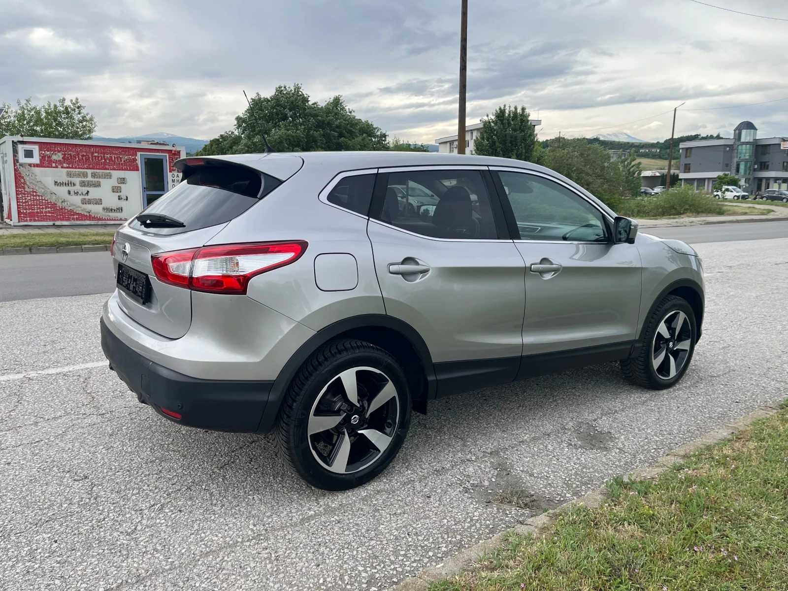 Nissan Qashqai 1.6D 4x4 Tekna, снимка 5 - Автомобили и джипове - 54639149