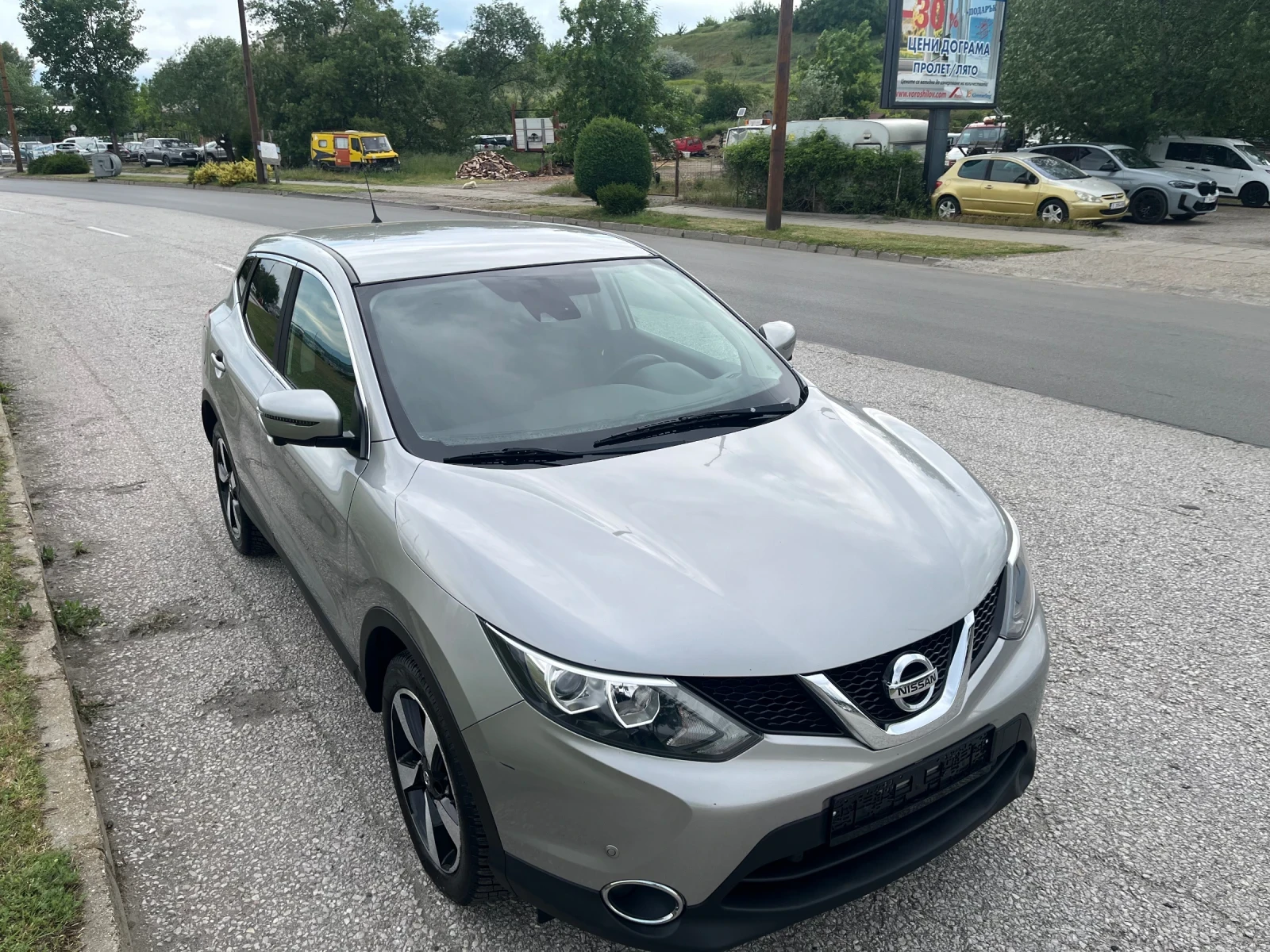 Nissan Qashqai 1.6D 4x4 Tekna, снимка 7 - Автомобили и джипове - 54639149