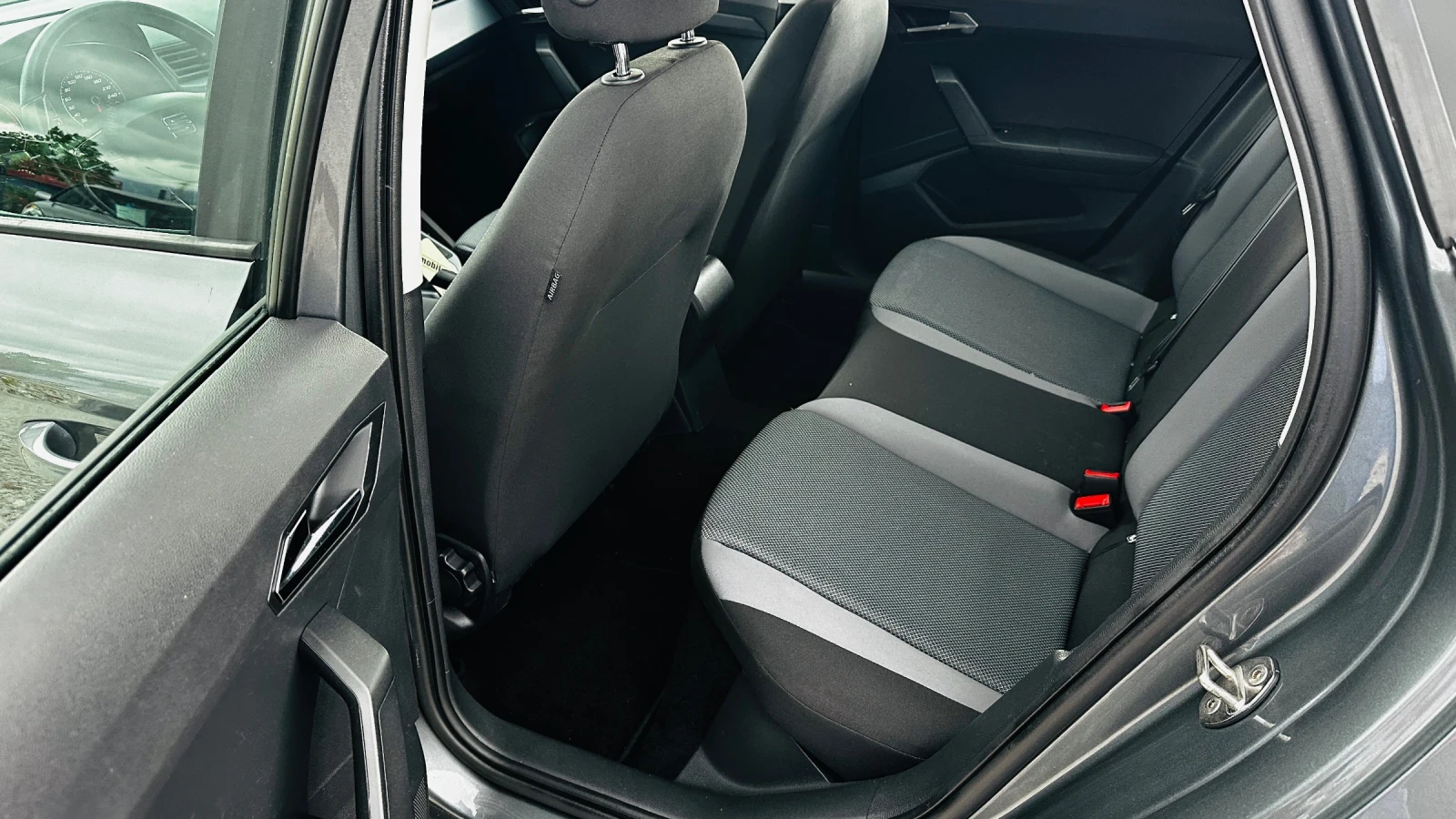 Seat Arona 1.6tdi ful led matrix еврo6 дисктроник, снимка 8 - Автомобили и джипове - 54662619