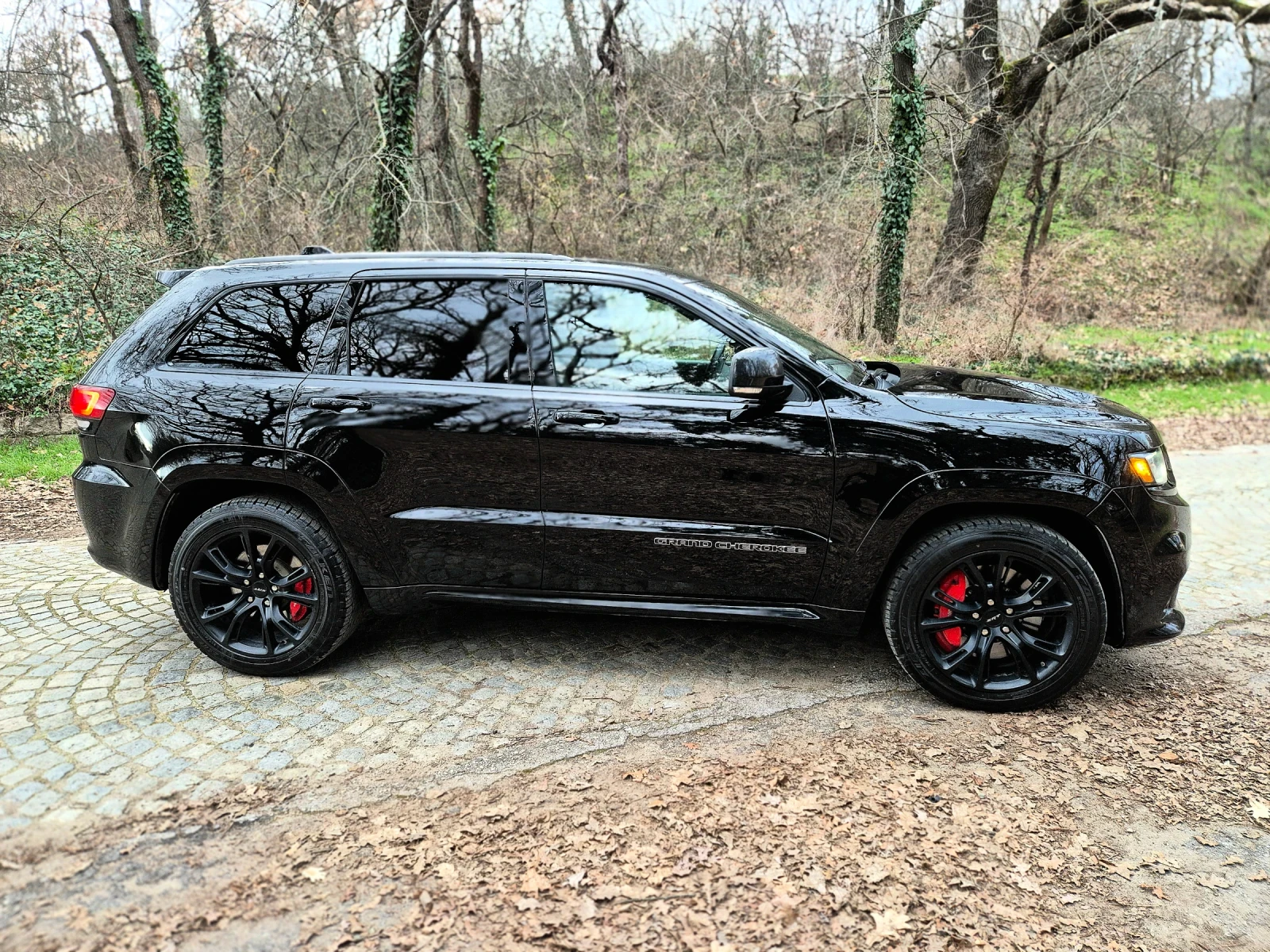 Jeep Grand cherokee 6.4 SRT Facelift , снимка 3 - Автомобили и джипове - 54764145