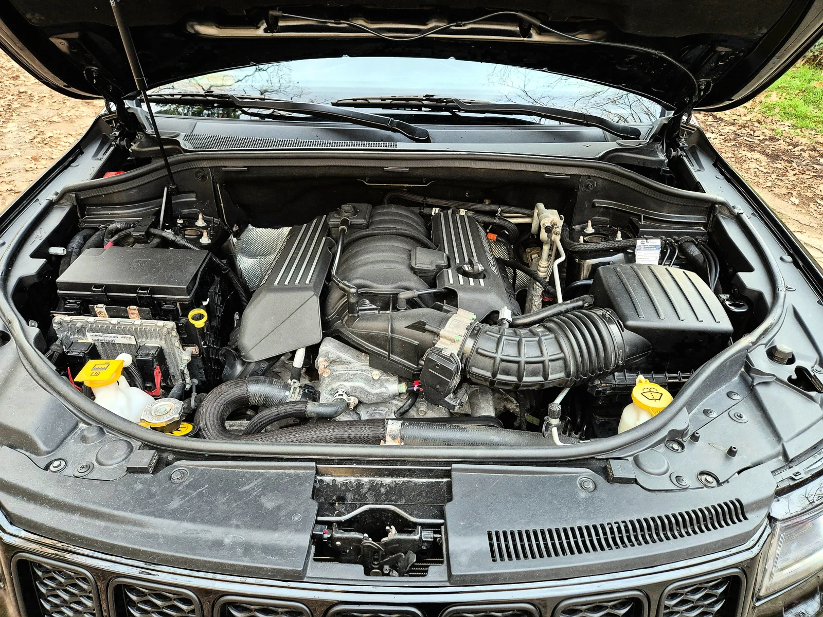 Jeep Grand cherokee 6.4 SRT Facelift , снимка 16 - Автомобили и джипове - 54764145