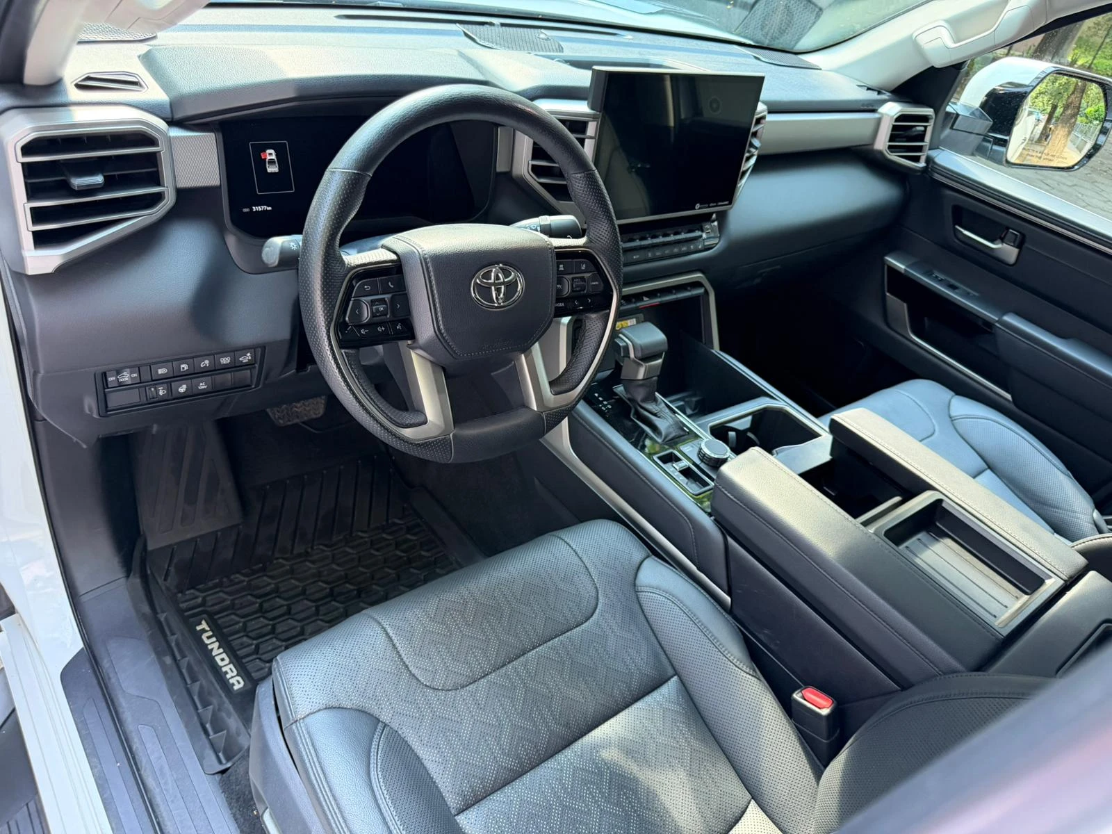 Toyota Tundra 3.5 i-FORCE MAX Hybrid 4WD Crewmax, снимка 10 - Автомобили и джипове - 55062909