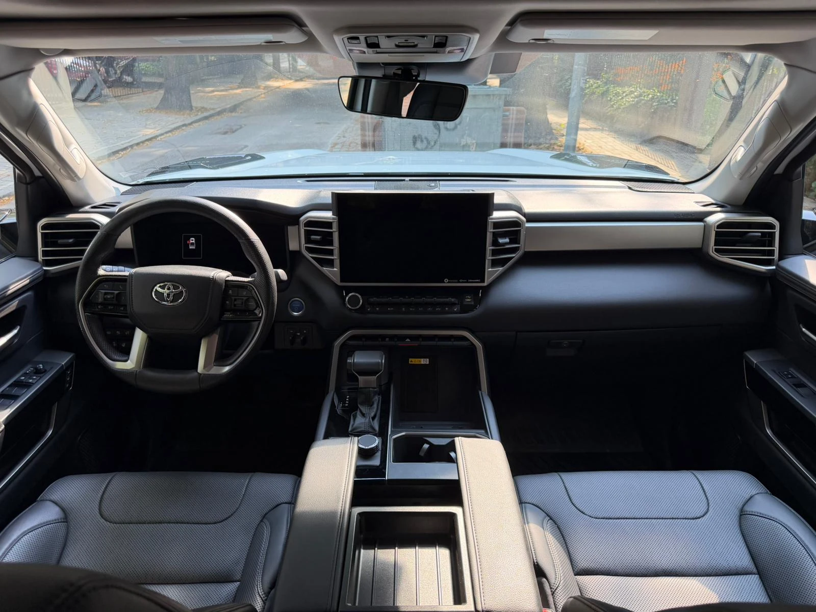 Toyota Tundra 3.5 i-FORCE MAX Hybrid 4WD Crewmax, снимка 11 - Автомобили и джипове - 55062909
